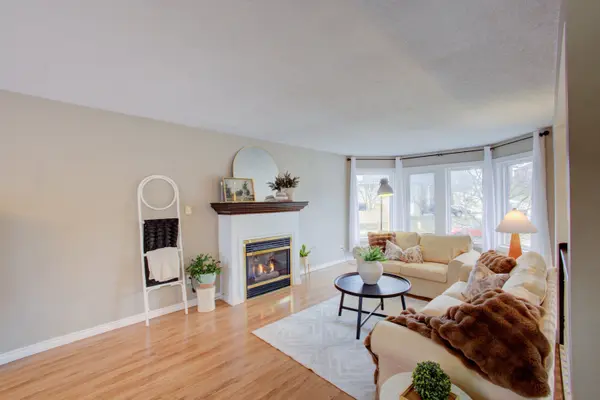 11 Bonniewood DR, Mapleton, ON N0G 1P0