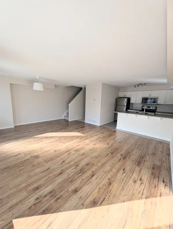 816 ELEMENT Private, Kanata, ON K2M 0M8