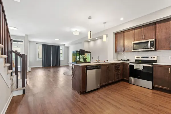 431 Cope DR, Kanata, ON K2V 0P4