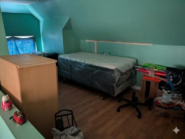 563 Cannon ST E, Hamilton, ON L8L 2G2