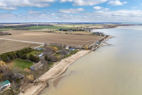 10 Anchor LN, Haldimand, ON N0A 1P0