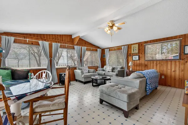 10 Anchor LN, Haldimand, ON N0A 1P0