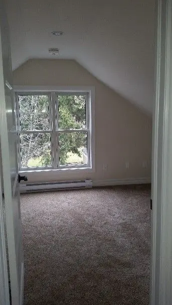 80 Sterling ST #Upper, London East, ON N5Y 1Y7