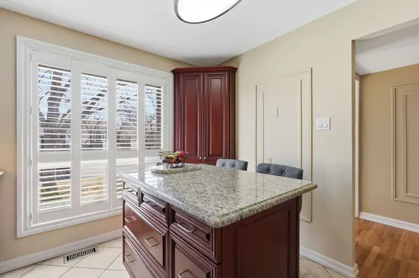 1594 St Georges ST, Orleans - Cumberland And Area, ON K1E 2M9