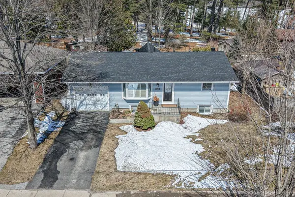 460 Phillip ST E, Gravenhurst, ON P1P 1M4