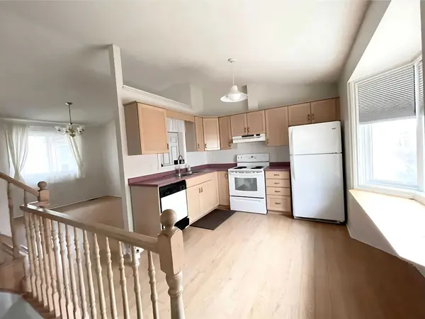 5999 Andrea DR, Niagara Falls, ON L2H 2Z9