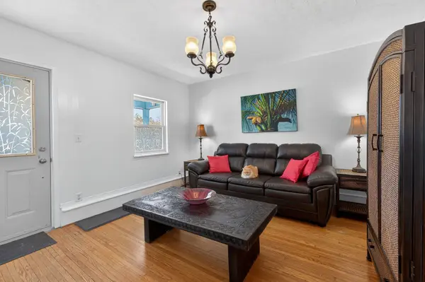 45 Main ST, Gananoque, ON K7G 2L8