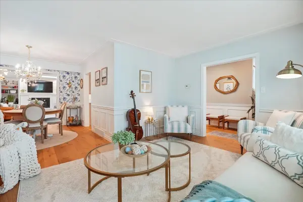 14 Dubarry BLVD, Hamilton, ON L8T 2V4