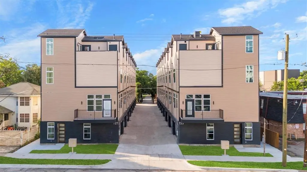 727 W 10th Street #109, Dallas, TX 75208