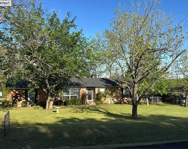208 Yucca Drive, Weatherford, TX 76087