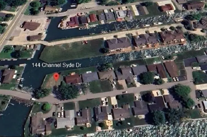 144 Channelsyde DR, Algonac, MI 48001