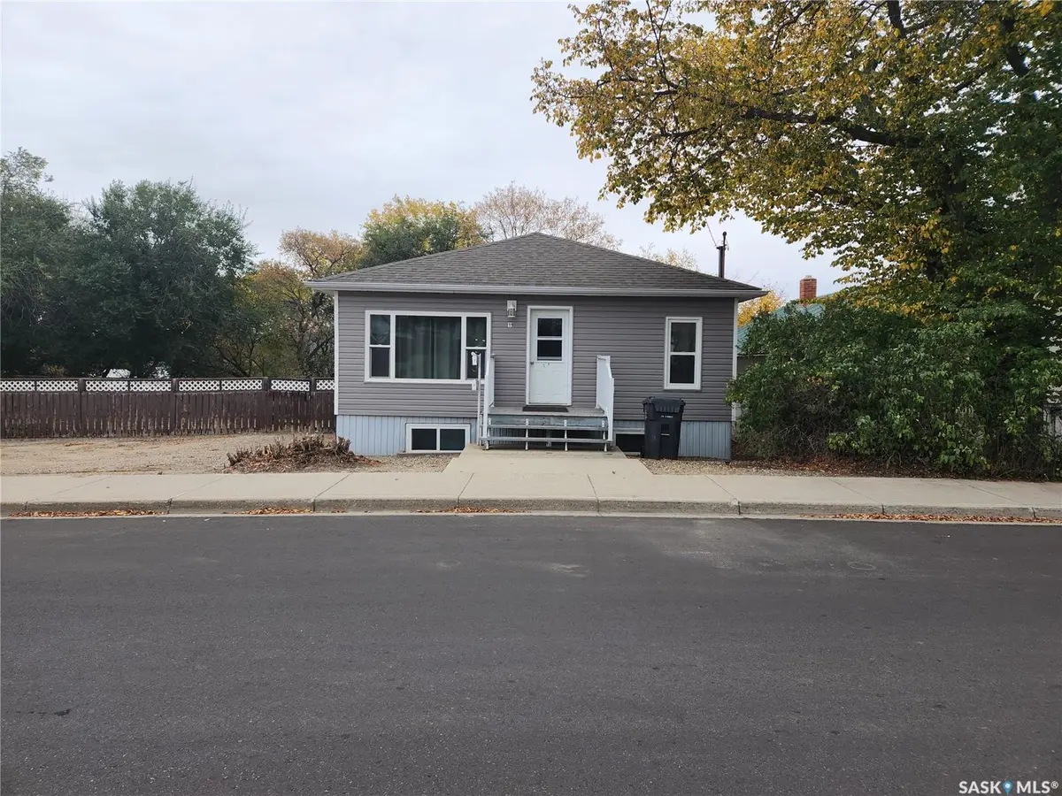 19 and 21 10th AVENUE NE, Swift Current, SK S9H 2T1