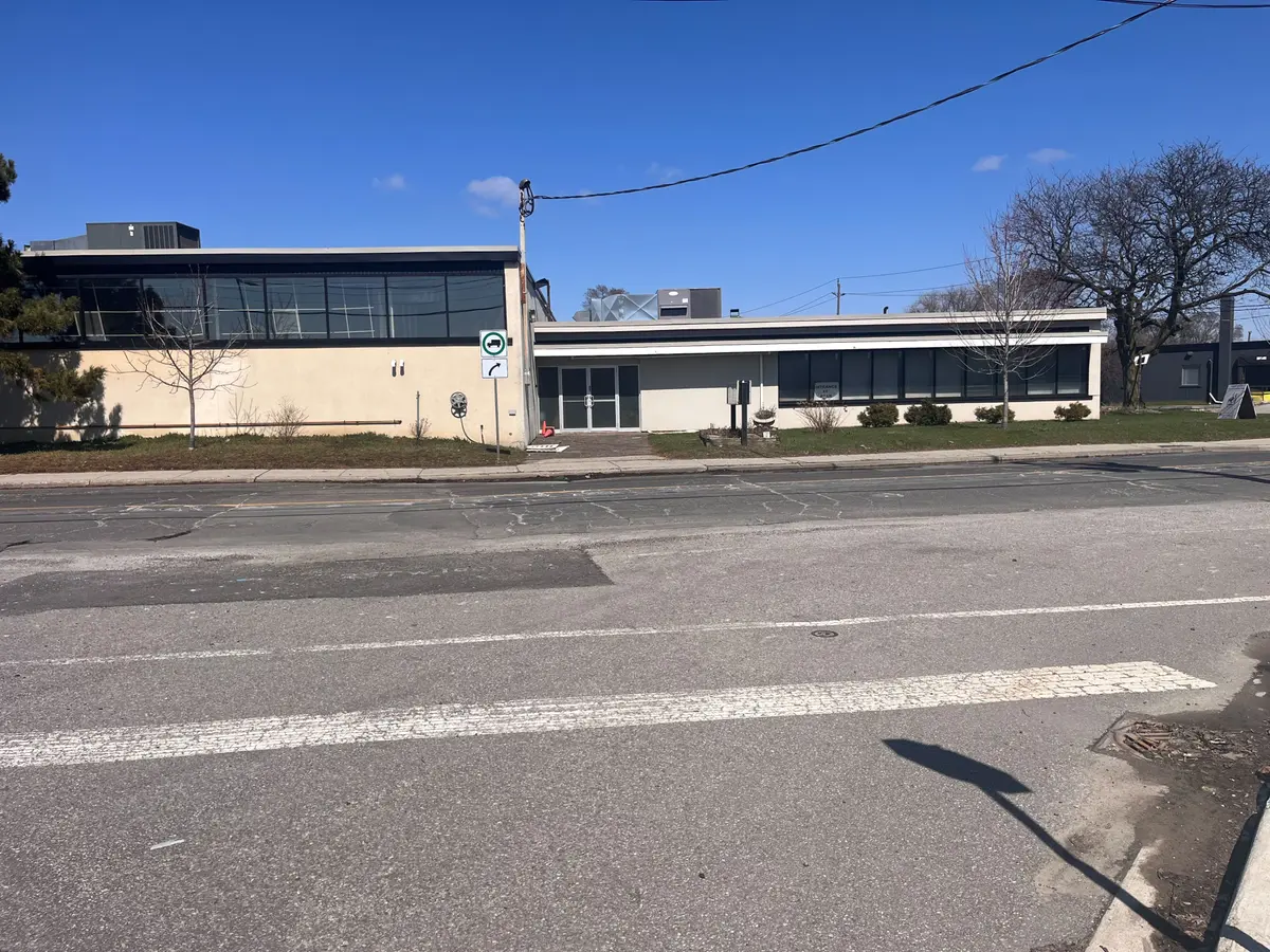 88 Industry ST, Toronto W04, ON M6M 4L8