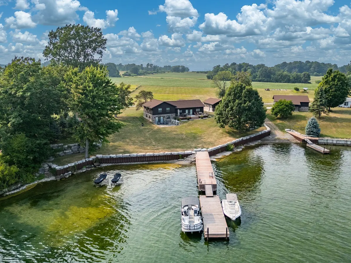 199 & 213 Leone's Cove LN, Frontenac Islands, ON K0H 2Y0