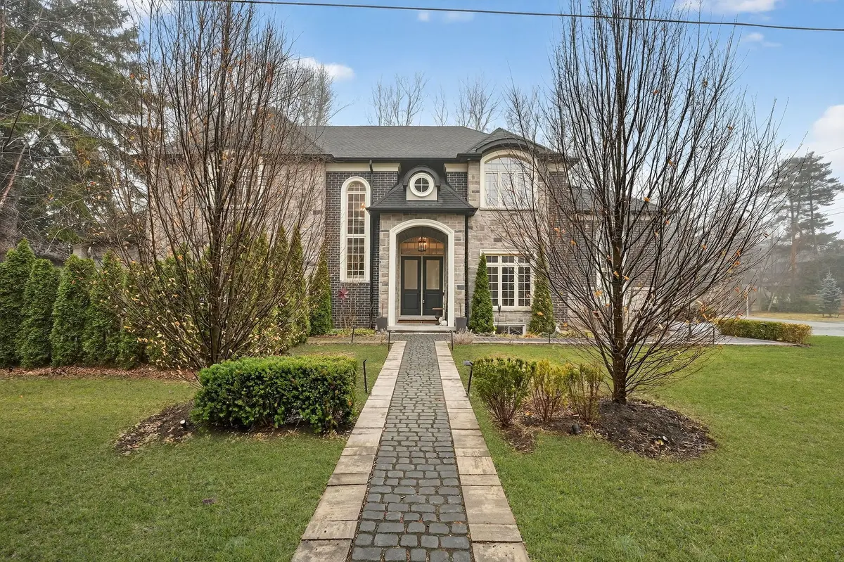 125 Central DR, Hamilton, ON L9G 2A3