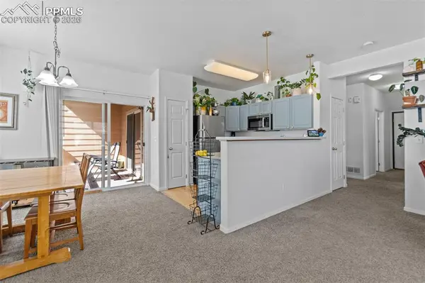 1563 Monterey RD #B, Colorado Springs, CO 08910