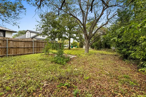 206 W Ward Avenue, Robinson, TX 76706