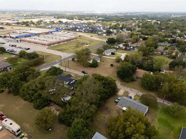 206 W Ward Avenue, Robinson, TX 76706