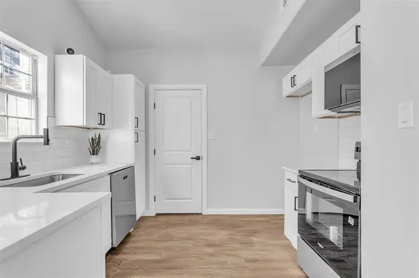 17676 Kelly Boulevard, Dallas, TX 75287