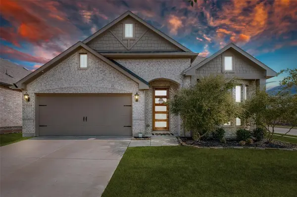 1337 Arrowwood Drive,  Aubrey,  TX 76227