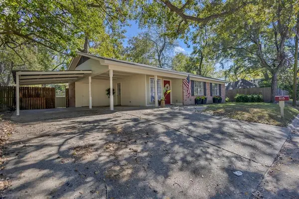 815 N Bledsoe Street, Gilmer, TX 75644