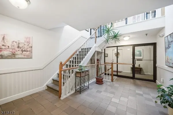 2H Heritage Dr #H, Chatham Twp., NJ 07928