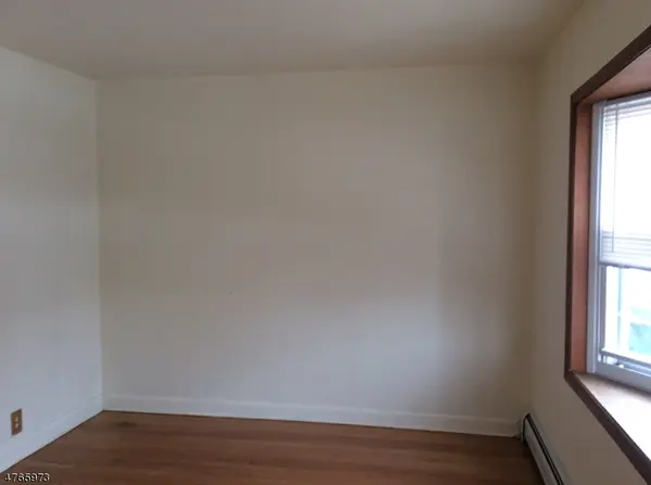 109 Scoles Ave, Clifton City, NJ 07012