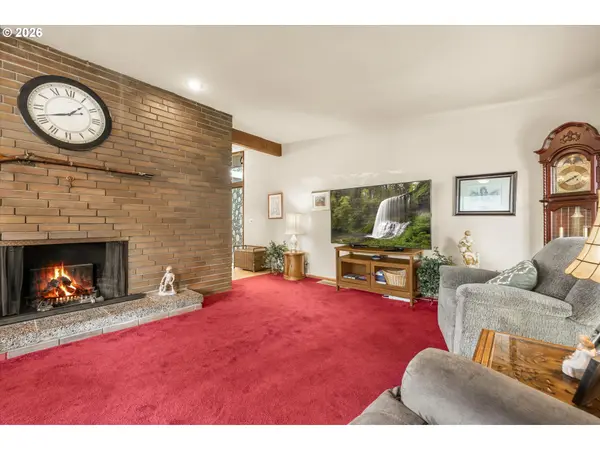 2205 N COUNTRY CLUB DR, Canby, OR 97013