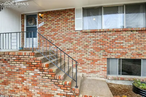 1239 Martin DR, Colorado Springs, CO 80915