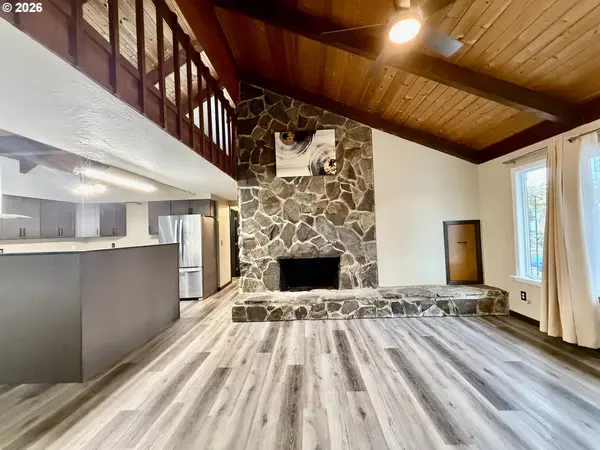 2580 FIR ST, North Bend, OR 97459