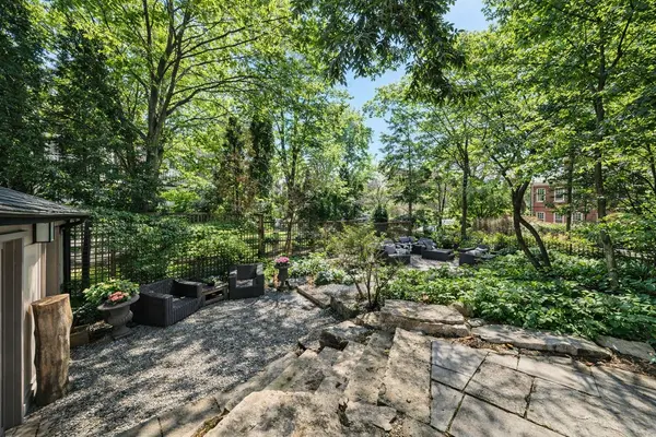 112 Douglas DR, Toronto C09, ON M4W 2B5