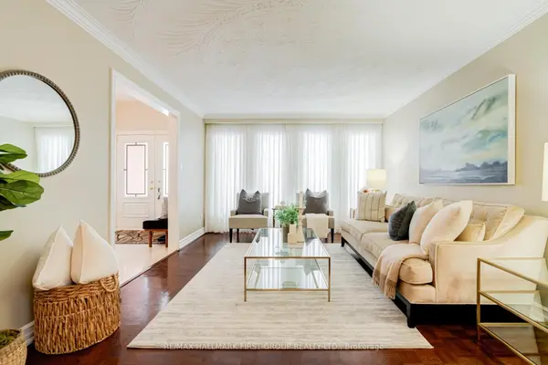 520 McLeod CRES, Pickering, ON L1W 3M5