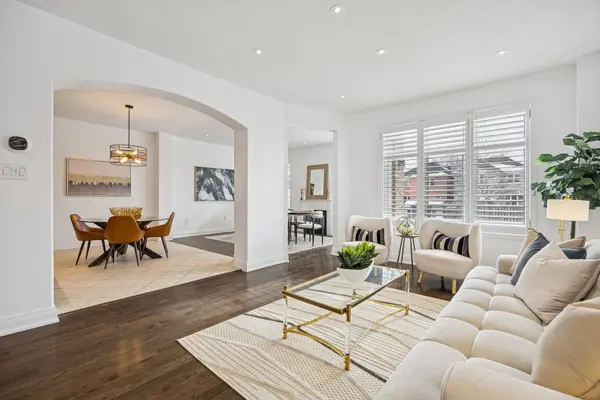 61 Minerva AVE, Toronto E08, ON M1M 0C2