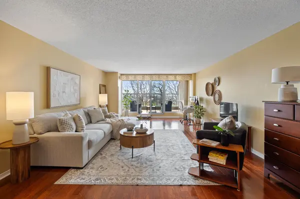 45 Cumberland LN #306, Ajax, ON L1S 7K3