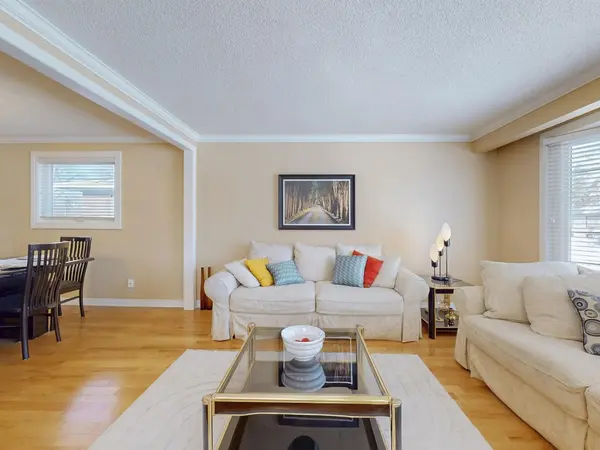 2 Barnes CRES, Toronto E09, ON M1G 1Z9