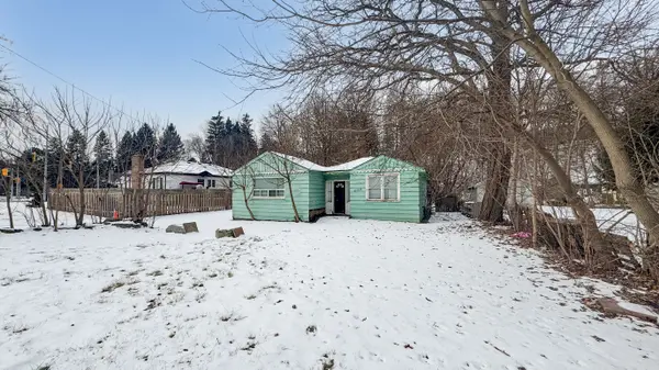 8204 Islington AVE, Vaughan, ON L4L 1W8