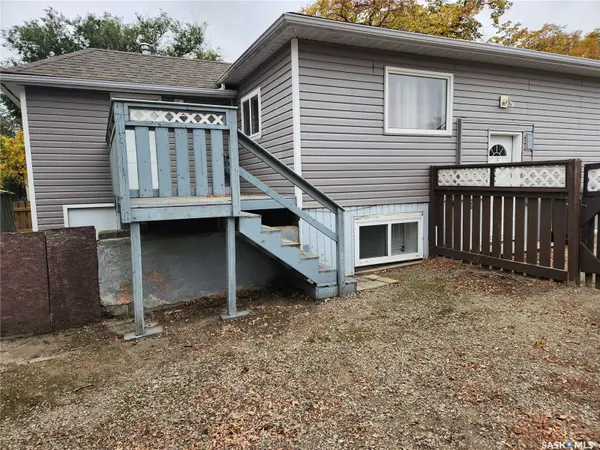 19 and 21 10th AVENUE NE, Swift Current, SK S9H 2T1