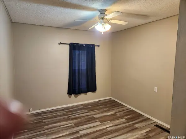 19 and 21 10th AVENUE NE, Swift Current, SK S9H 2T1