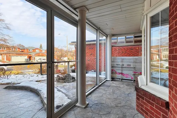 4388 Guildwood WAY, Mississauga, ON L5R 2A4