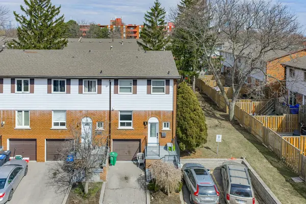 2445 Homelands DR #25, Mississauga, ON L5K 2C6