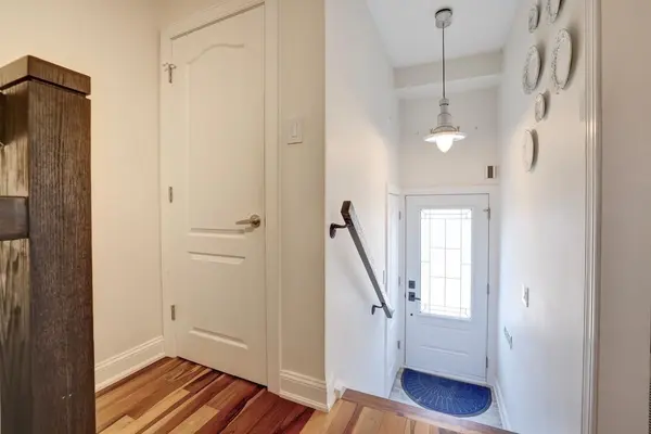 2445 Homelands DR #25, Mississauga, ON L5K 2C6