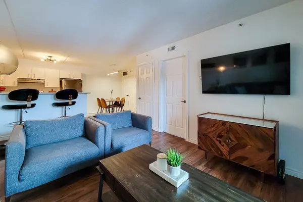 4003 Kilmer DR #204, Burlington, ON L7M 4M1