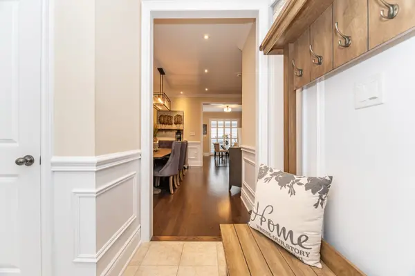 4 Ivor CRES, Brampton, ON L7A 4L5