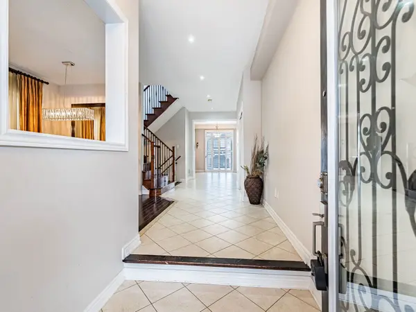 27 Permafrost DR, Brampton, ON L6R 3M4