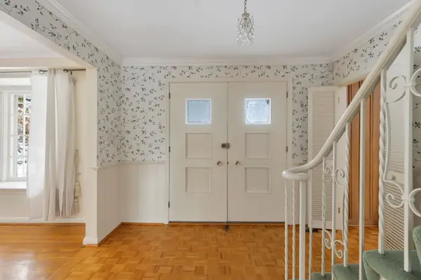 174 Claxton DR, Oakville, ON L6J 4N9