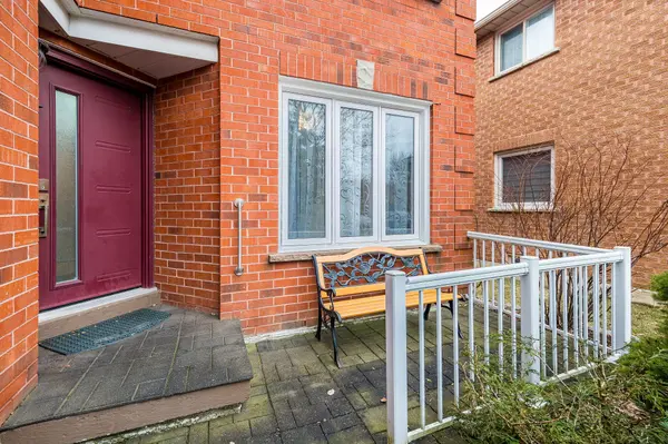 6340 Longspur RD, Mississauga, ON L5N 6G8