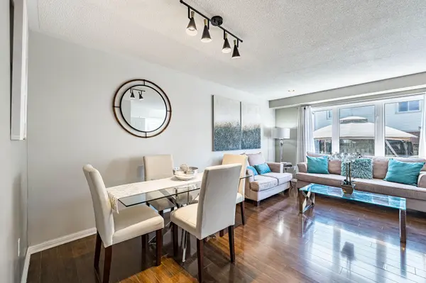 53 Sweetwood CIR, Brampton, ON L7A 2X7