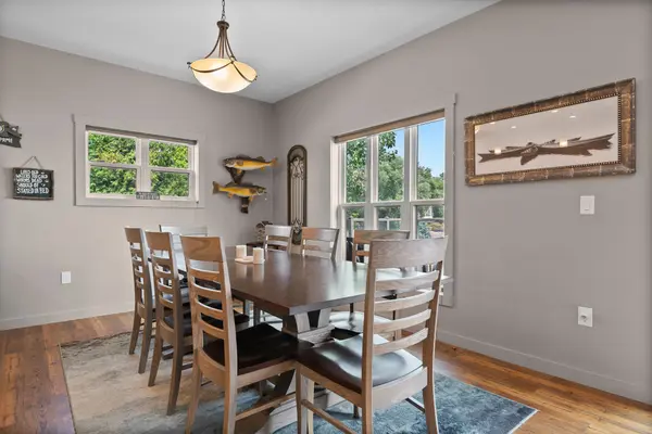 199 & 213 Leone's Cove LN, Frontenac Islands, ON K0H 2Y0