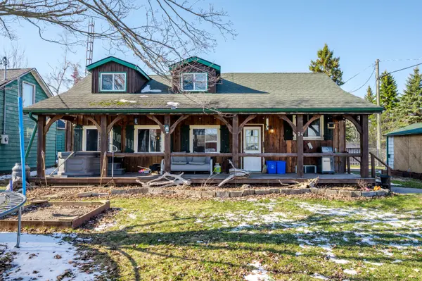 24 Nicholls ST, Selwyn, ON K0L 2H0