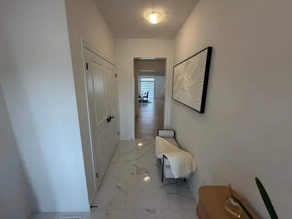 520 Anton CRES, Kitchener, ON N2R 0T8